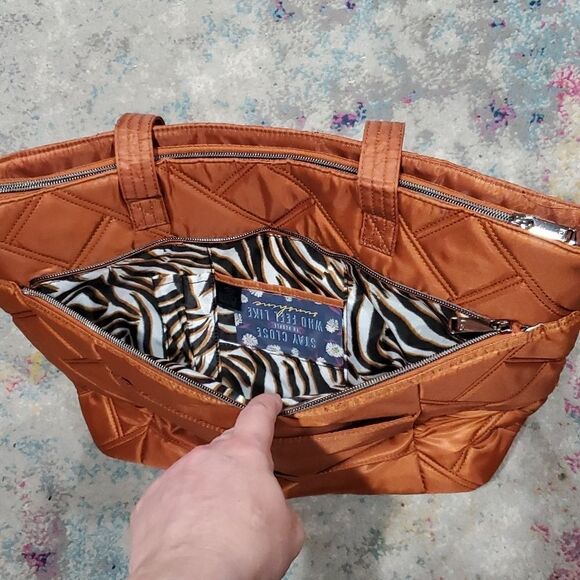 New Lug Skyliner Bag in Copper - Picture 12 of 16